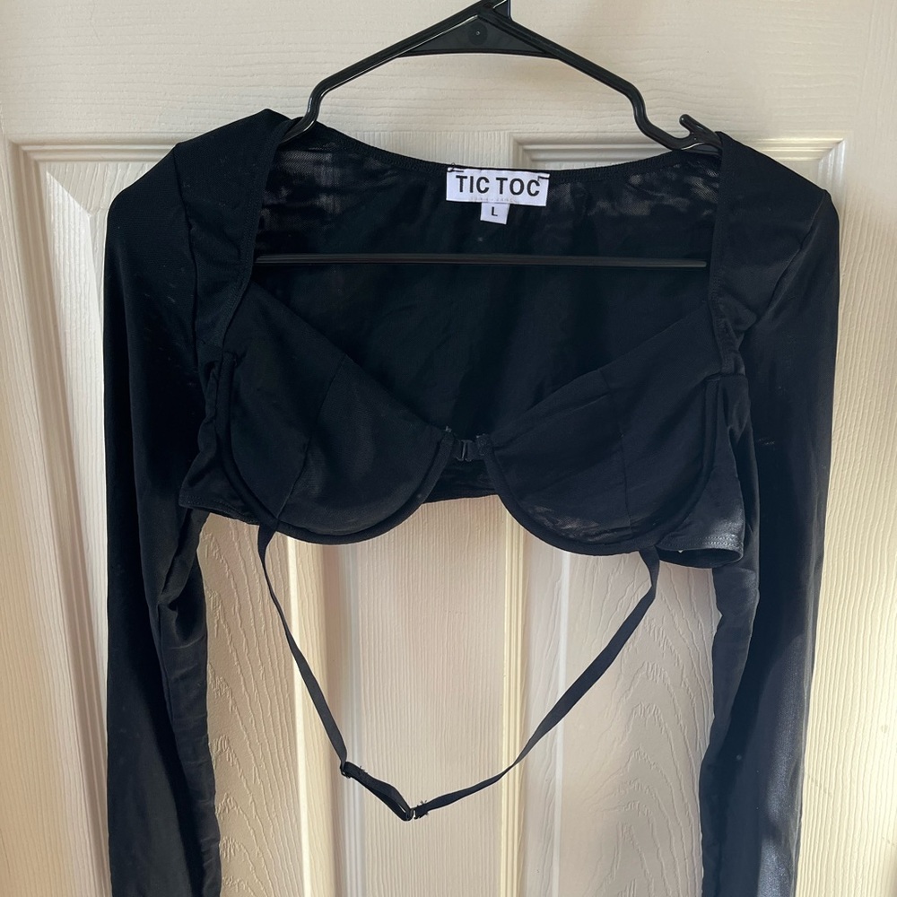 black long sleeve going out top, size L (smaller fit, more like medium)